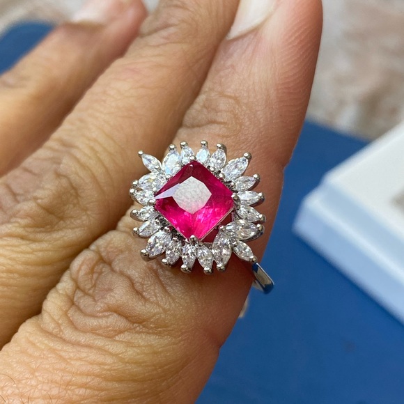 Princess cut Fusion Hot Pink Quartz Ring - Picture 5 of 14
